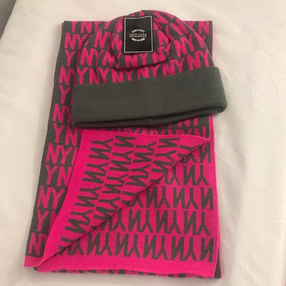 New York Scarf and Hat Set - NY - Picture 2 of 2